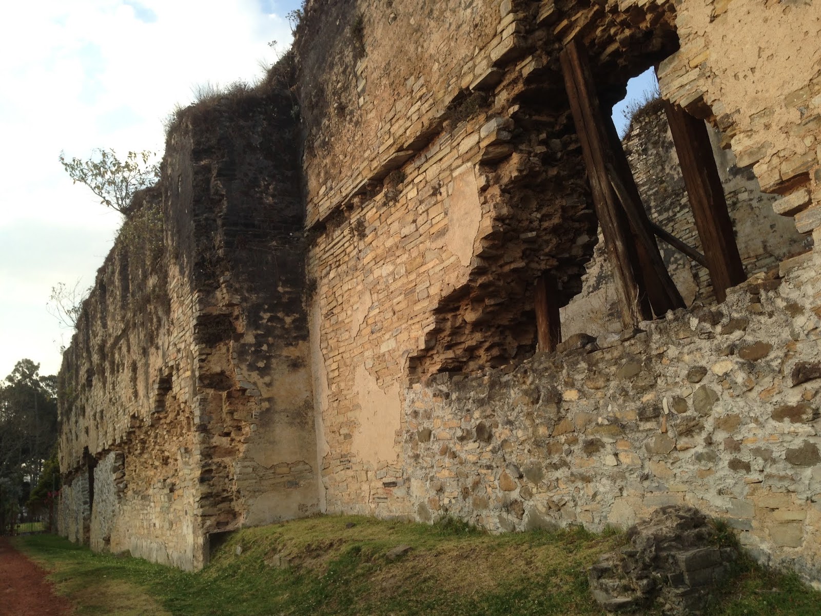 Los paredones en Zacatlán datan del siglo XVI.