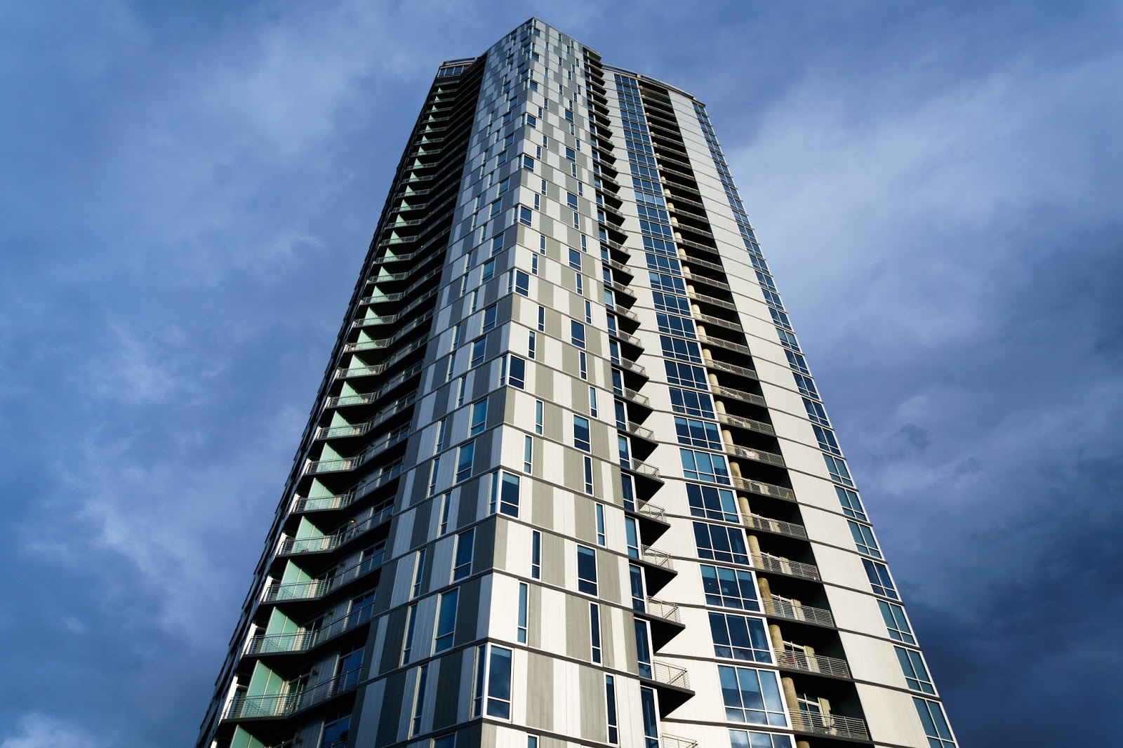 Tallest Residential Tower in Denver Nestles Into Confluence Park