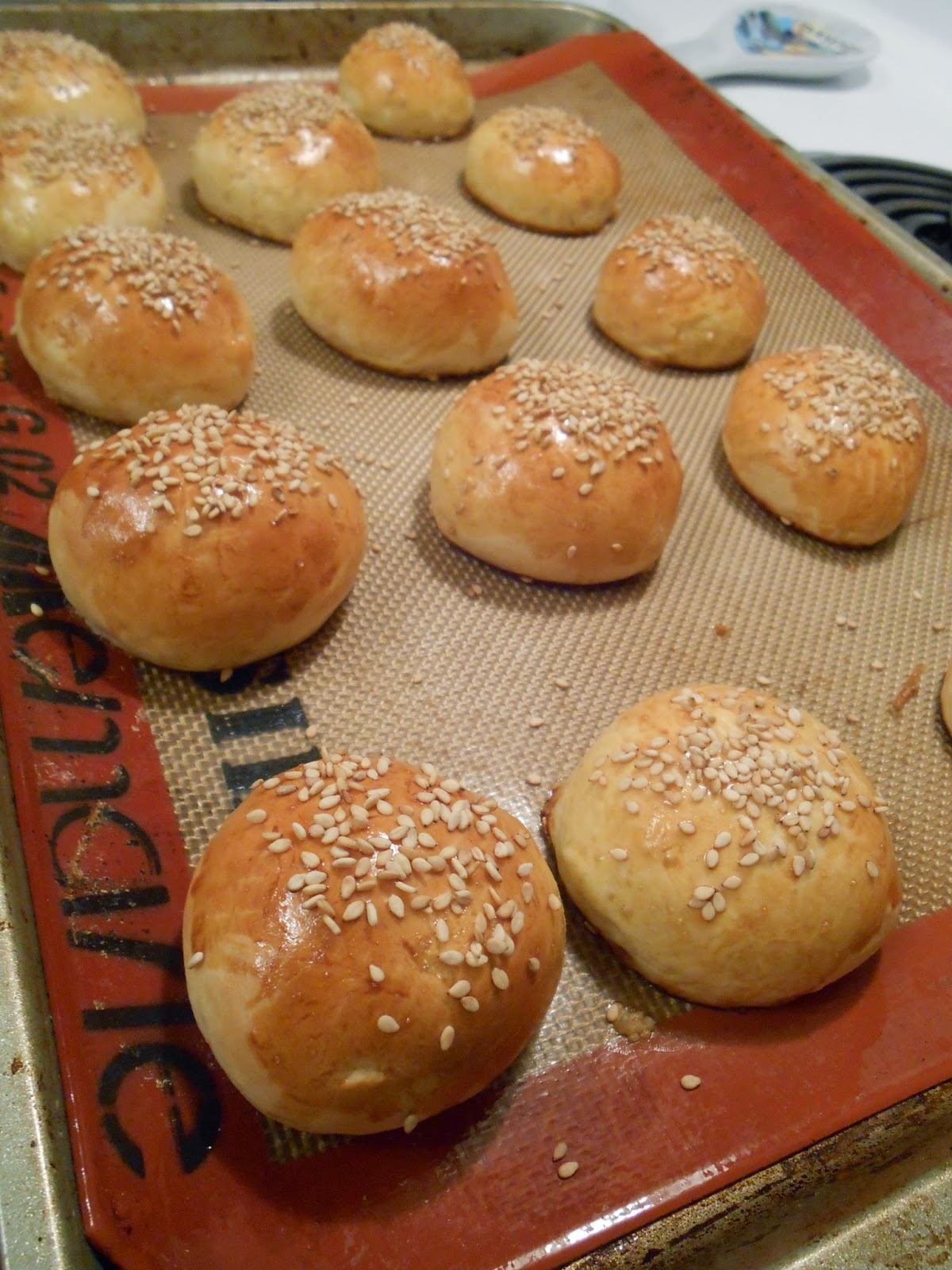 Eat cook and love: Mini pains burgers briochés