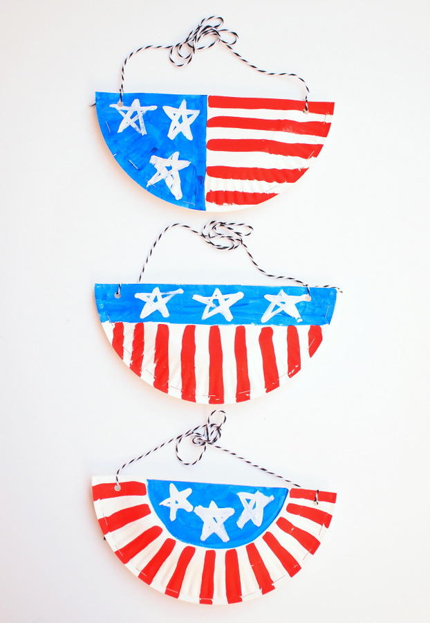 Easy Paper Plate Purses- Super fun kids craft!  Just right for July 4th!
