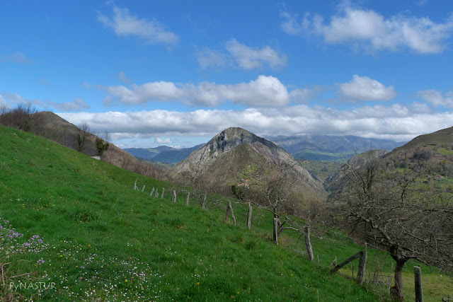 Peña Priede con el Sueve - Piloña - Asturias Peña Priede con el Sueve - Piloña - Asturias