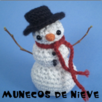 http://patronesamigurumis.blogspot.com.es/2013/12/patrones-munecos-de-nieve-amigurumis.html