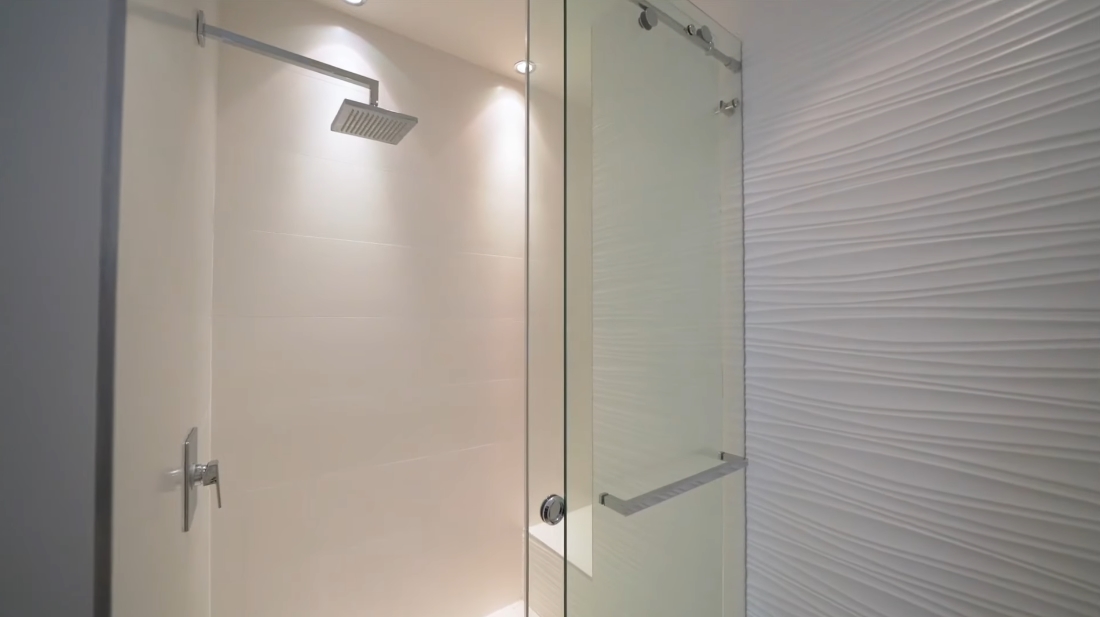 Tour 248 Bernard Ave, Venice, CA vs. 33 Interior Design Photos