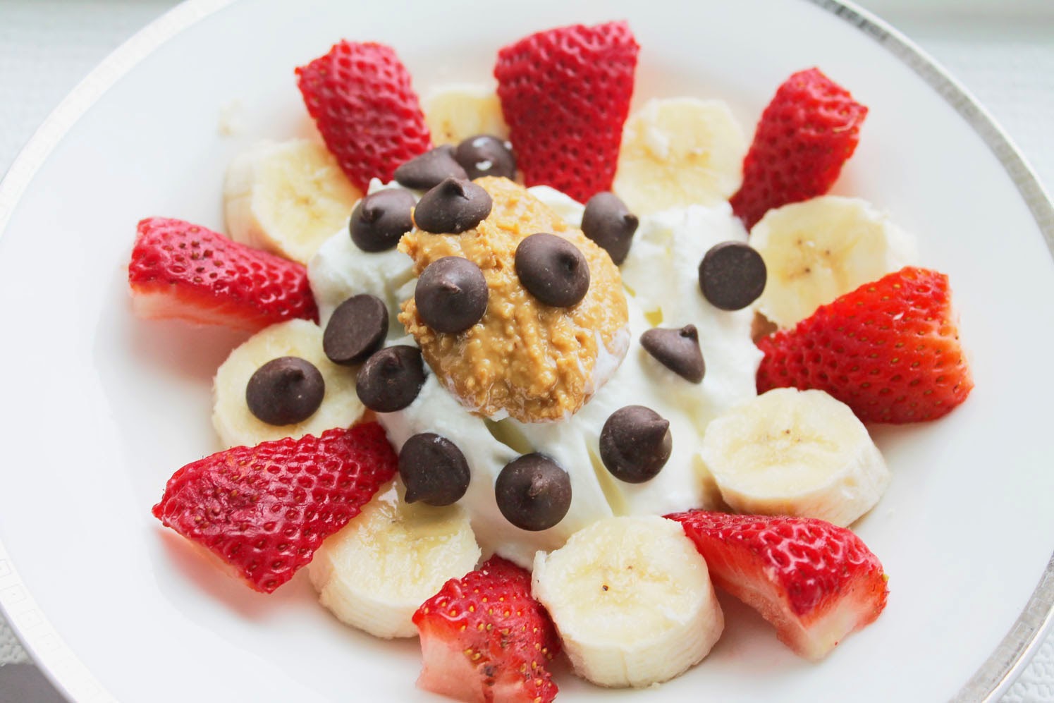 Simple Healthy Meals (Breakfast) Yogurt Parfait with Peanut Butter and