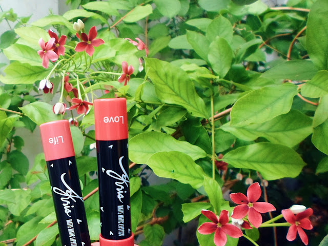 Ever Bilena Kris Matte Matic Lipstick Review