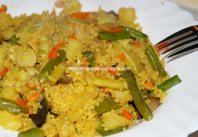 Cous cous (cuscús) con verduras al curry Cous cous (cuscús) con verduras al curry
