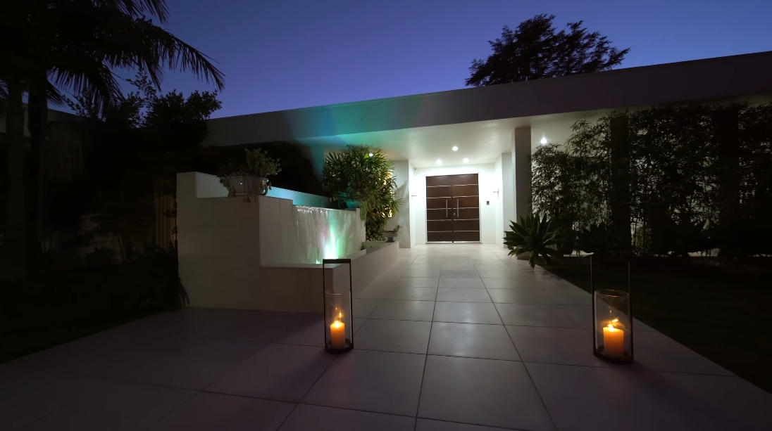 Tour 1003 N Beverly Dr, Beverly Hills Luxury Home vs. 38 Interior Design Photos