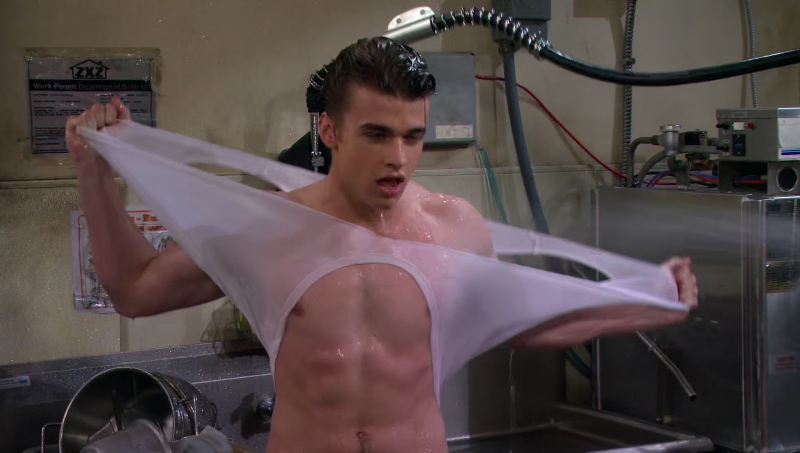 AusCAPS Austin Falk Shirtless In 2 Broke Girls 4 19 And The Look Of.