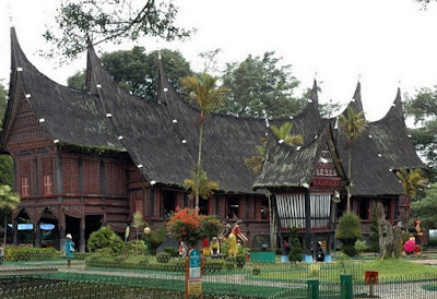Traditional House Museum Bukittingggi Baanjuang