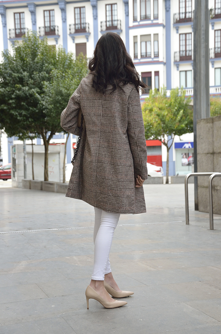 outfit_look_trends_gallery_wales_coat_white