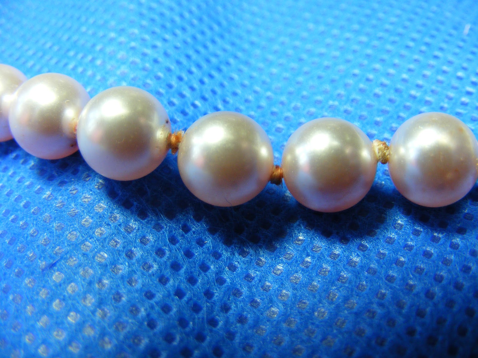 LINDA'S ART BARN TIPS ON HANDKNOTTED PEARL NECKLACES, PART 3
