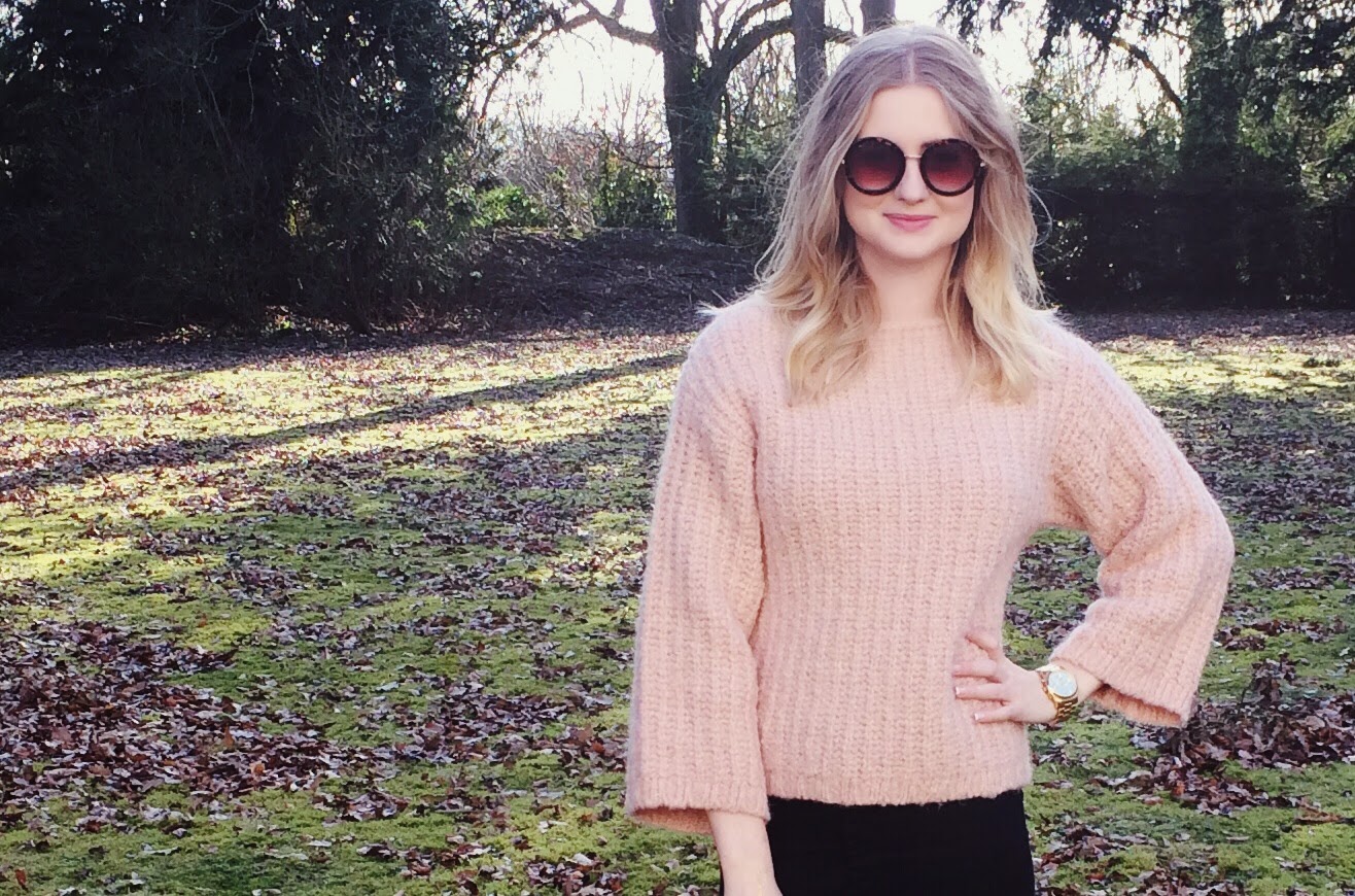 FashionFake, a UK fashion and lifestyle blog. Be inspired and rock this cosy pink knitwear from Zara!