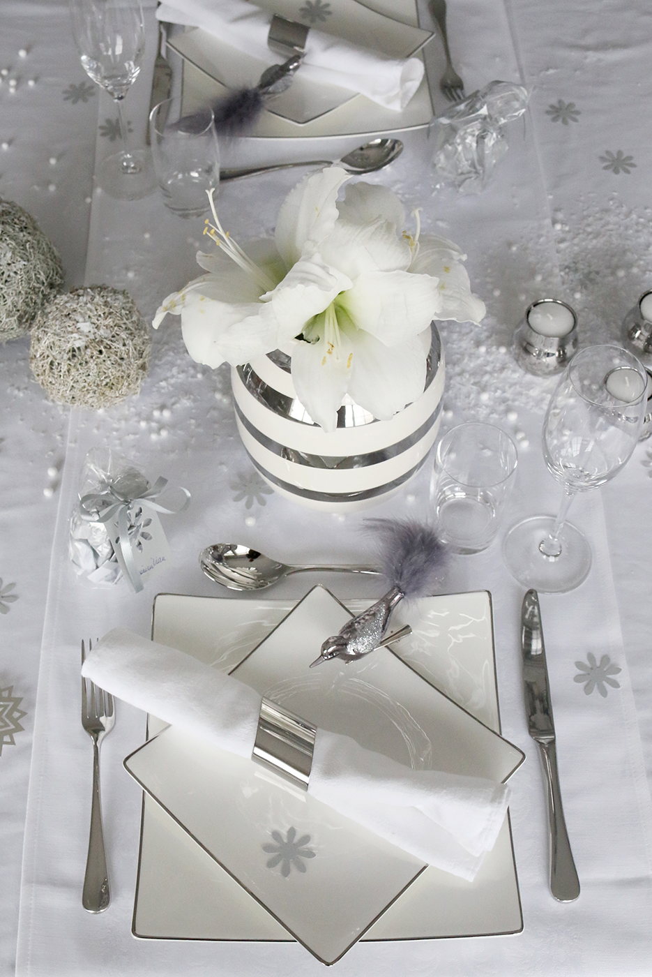 Gorgeous Holiday Tablescape by Anette Willemine