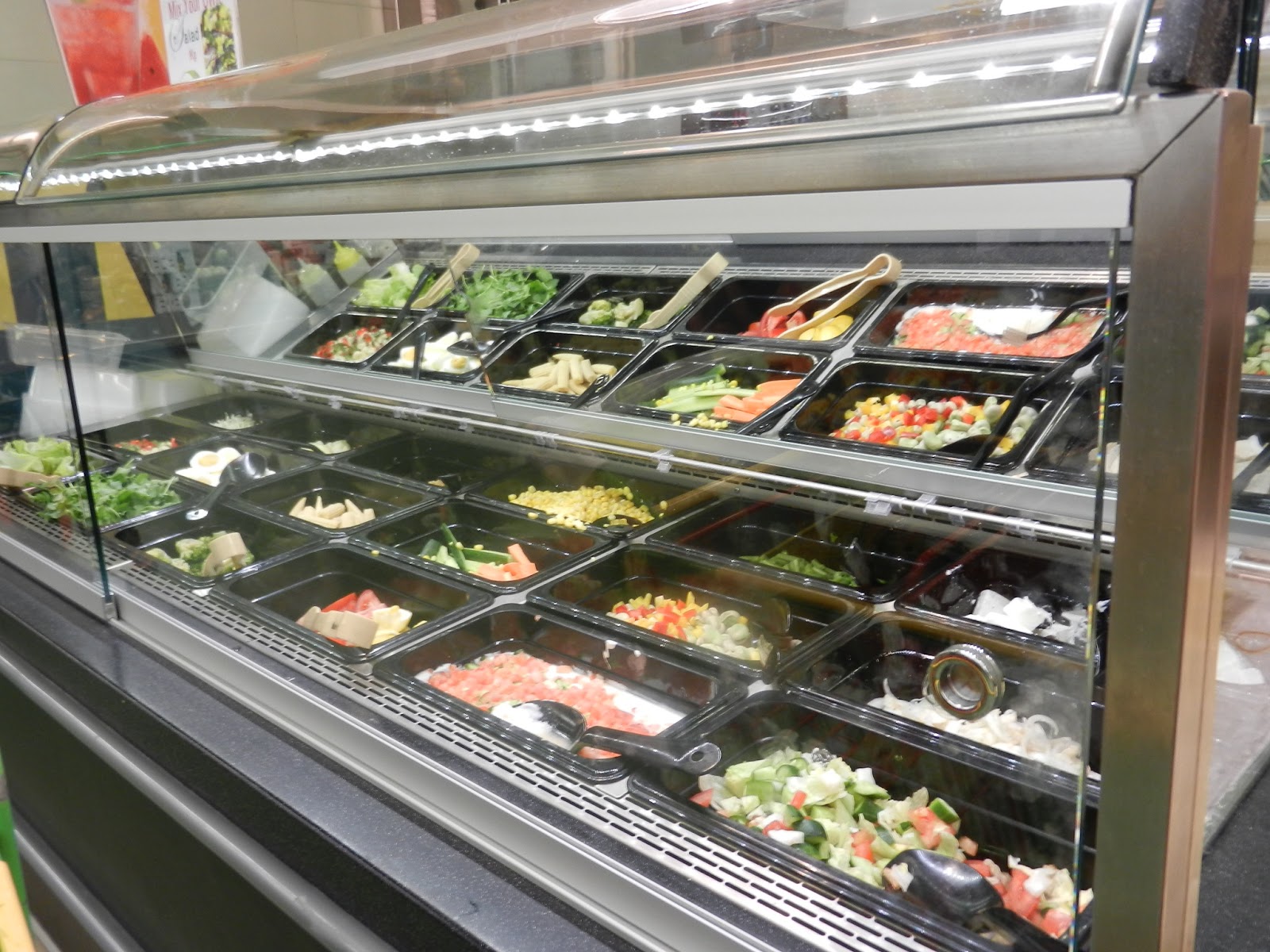 Kuweight 64 LU&LU HYPERMARKET FRESH JUICE AND SALAD COUNTER