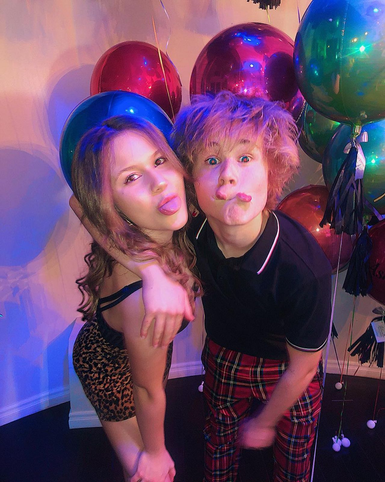 Isabella Acres – Personal Pics 04/21/2019 - RitzyStar