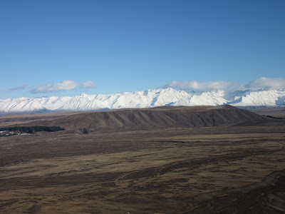 Alpes del Sur desde el monte John, en Nueva Zelanda Alpes del Sur desde el monte John, en Nueva Zelanda