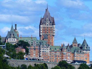 Hôtel Frontenac - Château Frontenac - Vu depuis Lévis - Québec - Canada Hôtel Frontenac - Château Frontenac - Vu depuis Lévis - Québec - Canada