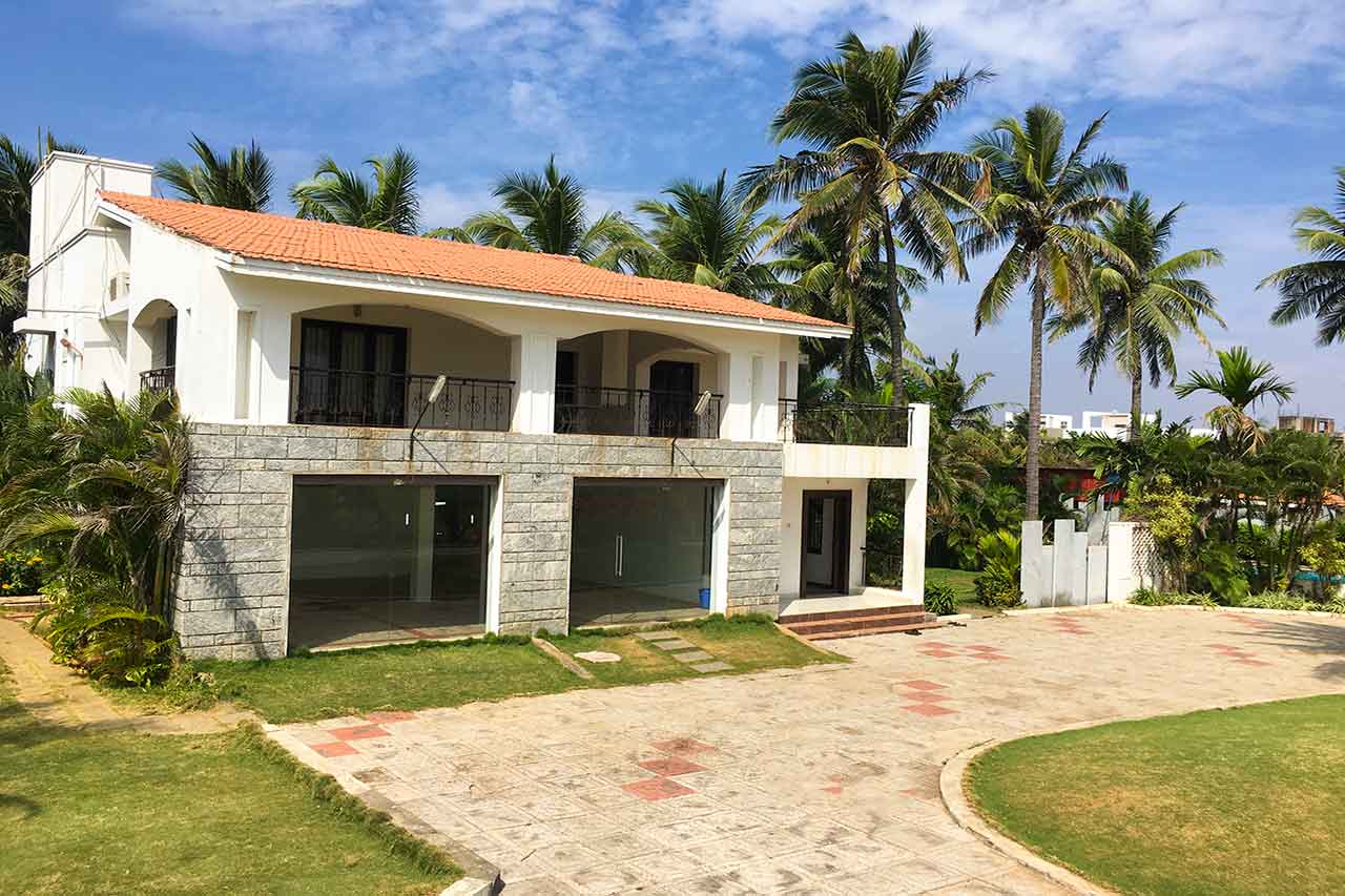Moonland Beach House ECR