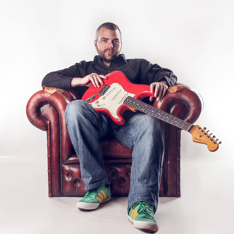 Neil Mellor Liverpool Guitar Tuition Licks and Tips with tab!