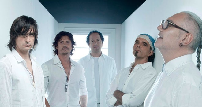 Agrupacion Caifanes Cinco intregrantes con Foto de Frente en Ropa Blanca Agrupacion Caifanes Cinco intregrantes con Foto de Frente en Ropa Blanca