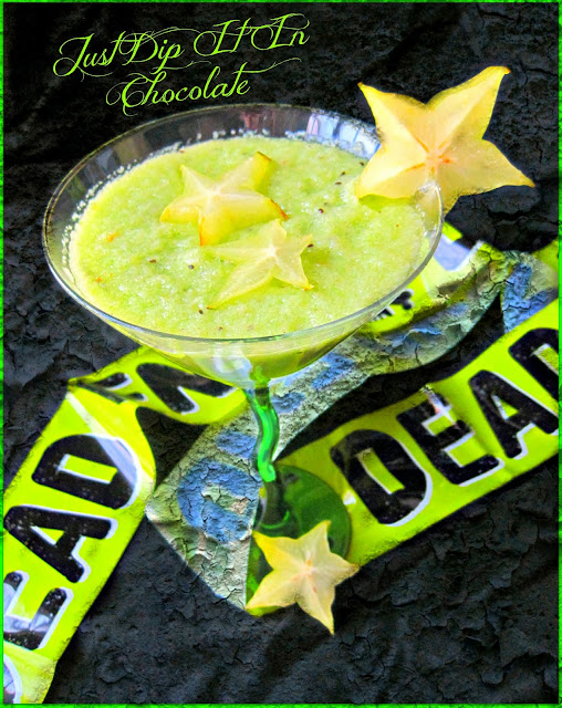 Widower Maker Halloween Green Smoothie Recioe, Energizing and Exotic! This is an awesome smoothie for Halloween! Green is the color of the season...a healthy season!