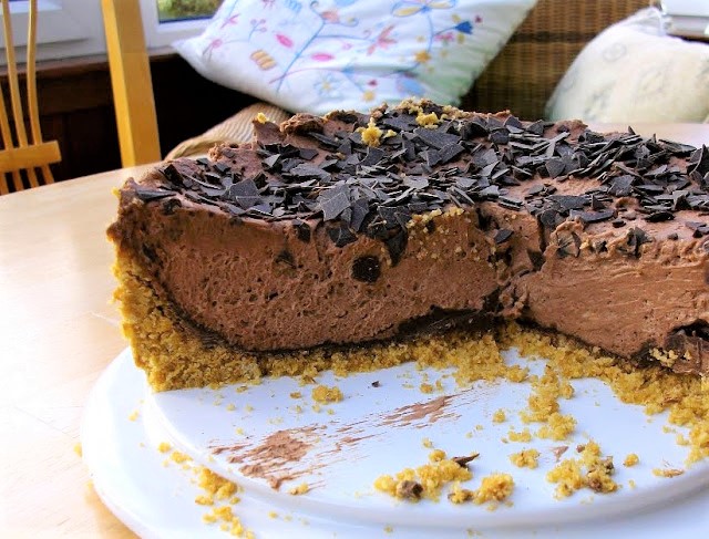 deep chocolate cheesecake sliced deep chocolate cheesecake