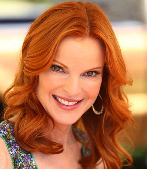 Marcia Cross Loose Curly Hairstyle