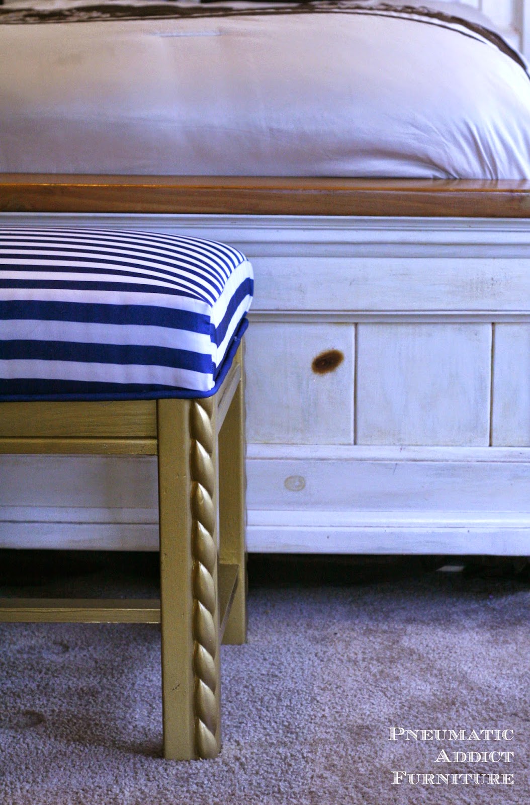 Gold Rope Trim Bench Pneumatic Addict