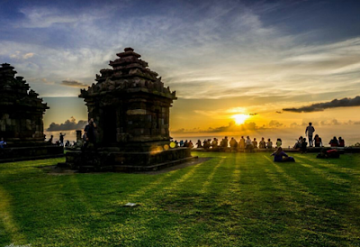 Candi Ijo Yogyakarta Dengan Panorama Yang Indah dan Penuh Misteri Candi Ijo Yogyakarta Dengan Panorama Yang Indah dan Penuh Misteri