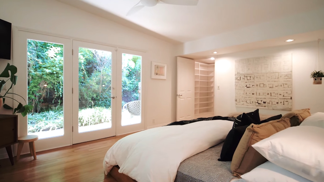 20 Interior Design Photos vs. Hollywood Hills Luxury Home Tour