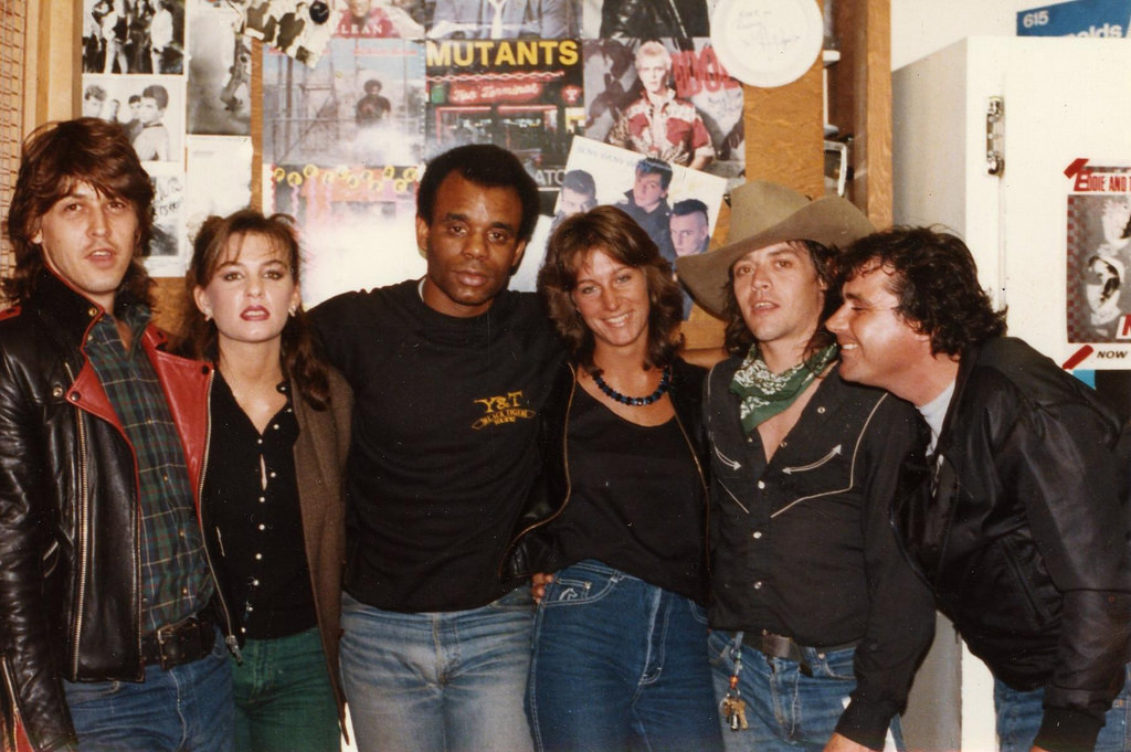 Interesting Pictures Show the Fashion of Rock Bands in the 1980s