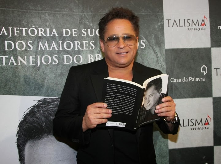 Leonardo em lançamento Biografia “Não Aprendi Dizer Adeus na Saraiva sp 5/11/2013