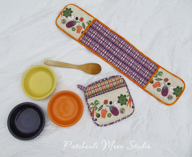 Patchouli Moon Studio~ Flower City Potholder Set