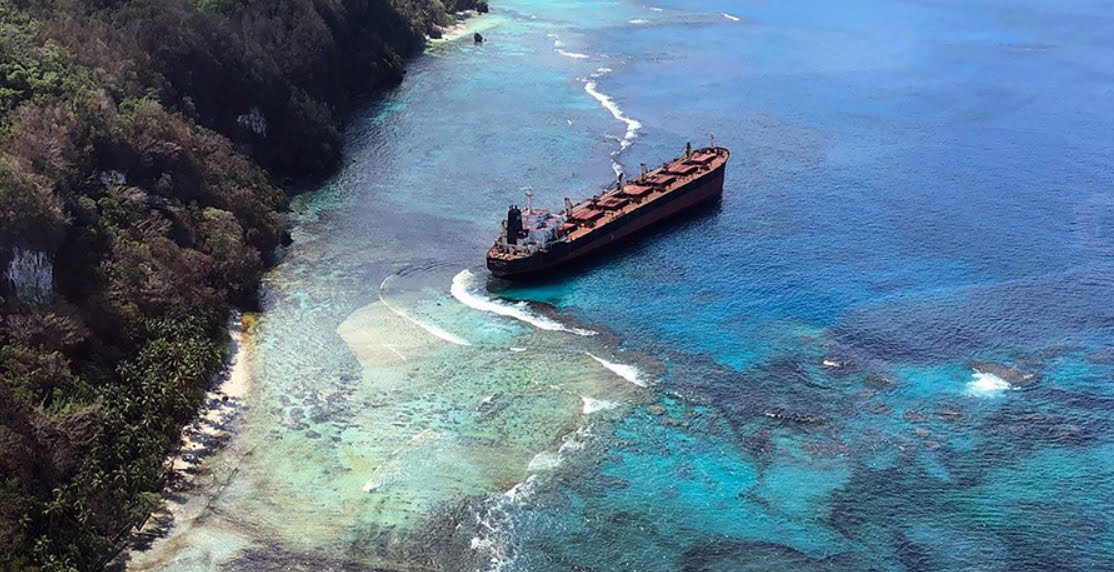 Disastro ambientale alle Isole Salomone per una nave da carico.