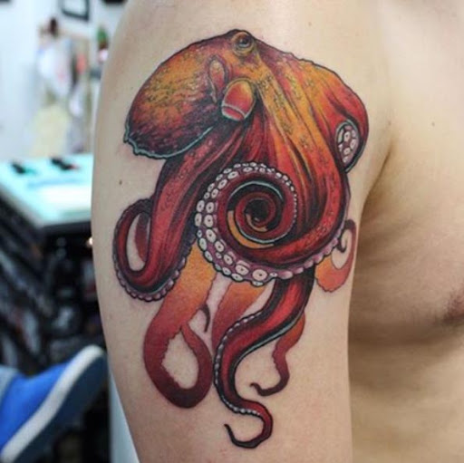 Este polvo vermelho tatuagem