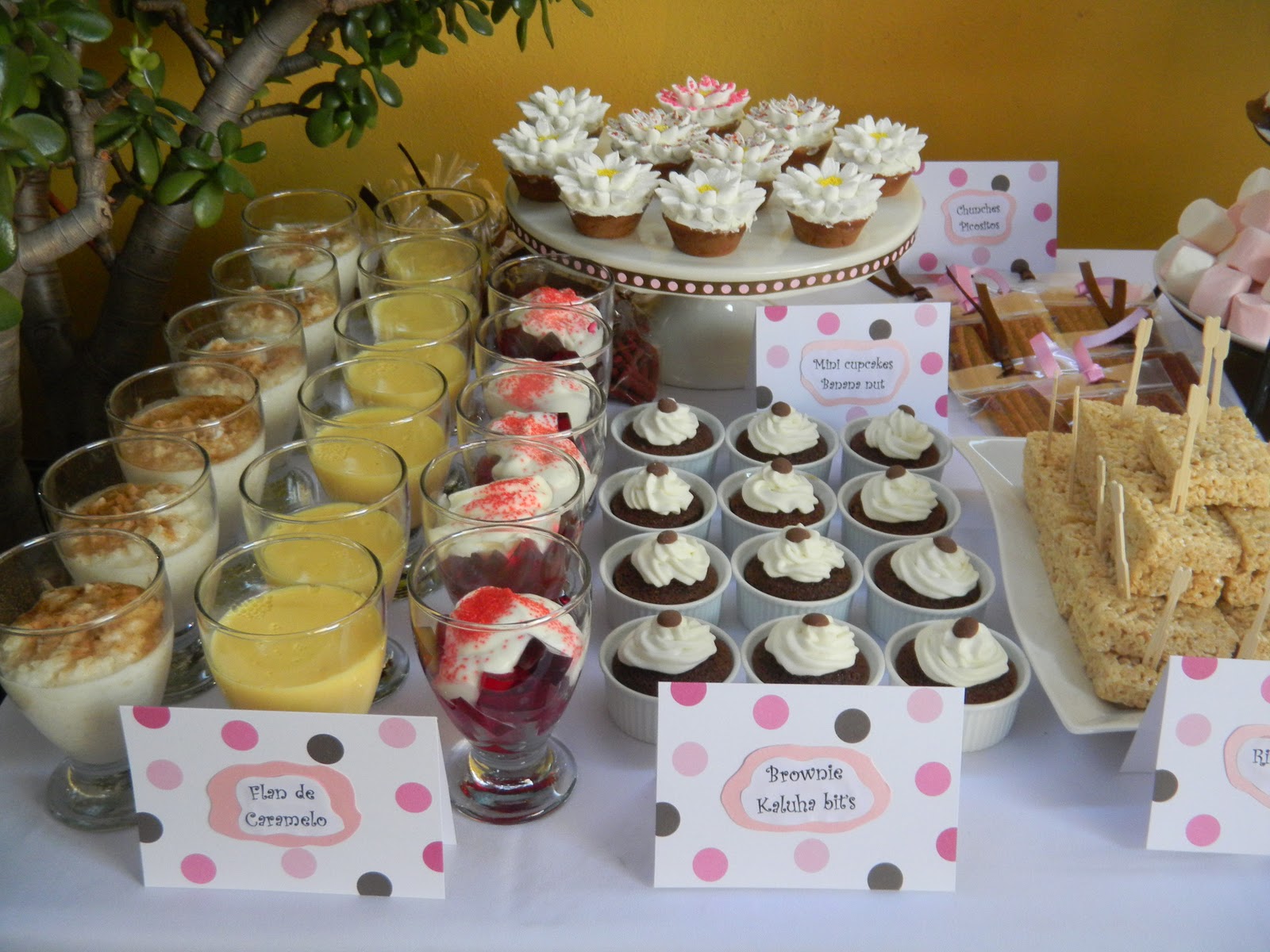 Sweet&Chic by Restaurantia: mesa dulce para baby shower