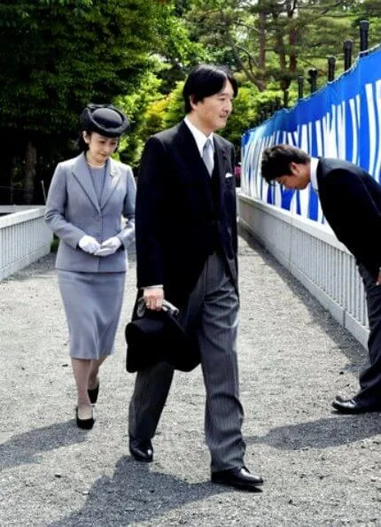 Emperor Naruhito, Empress Masako, Crown Prince Akishino, Crown Princess Kiko, Princess Mako and Princess Kako