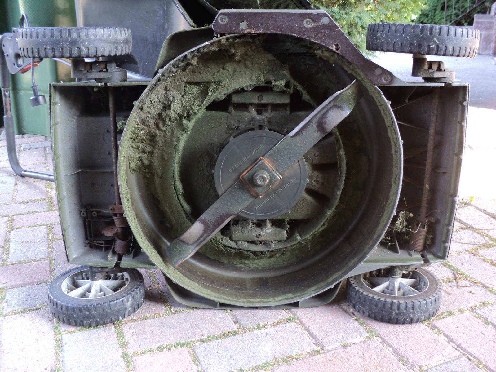 Rouge River Workshop: An Electric Lawn Mower Motor Failure