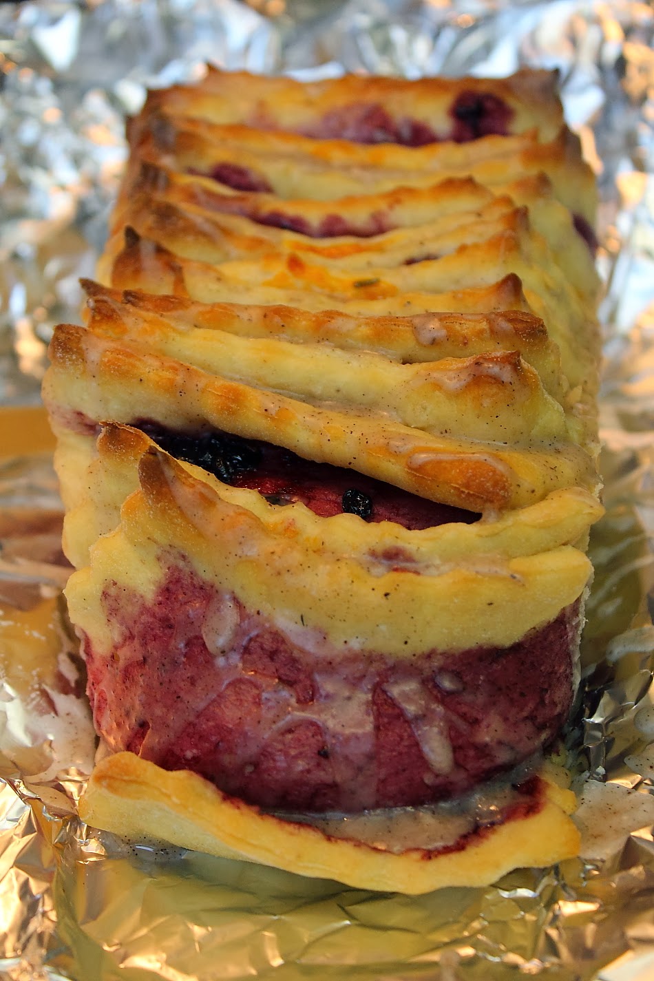 Germteig Schicht-Kuchen mit Marmelade und Walnüssen - Tortenschlaraffenland