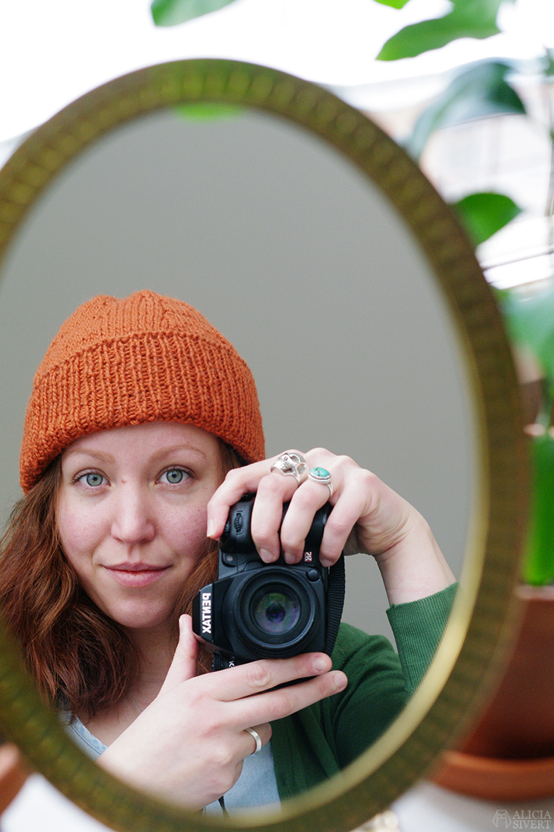 Knitted hat by Alicia Sivertsson.