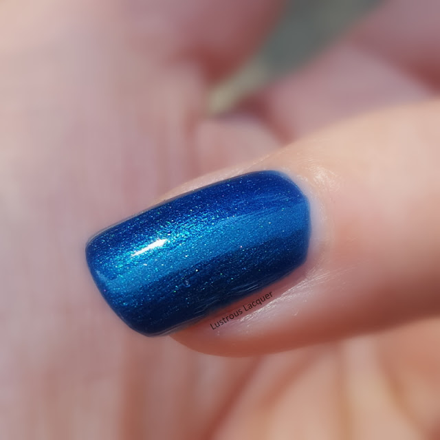 Blue-teal-multi-chrome-nail-polish