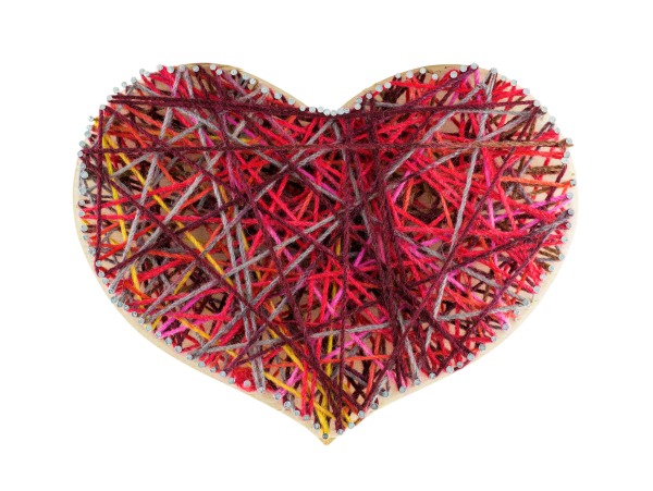 FUN KID PROJECT: Make String Hearts! A beautiful Valentine's craft for kids! #heartcrafts #valentinescrafts #craftsforkids