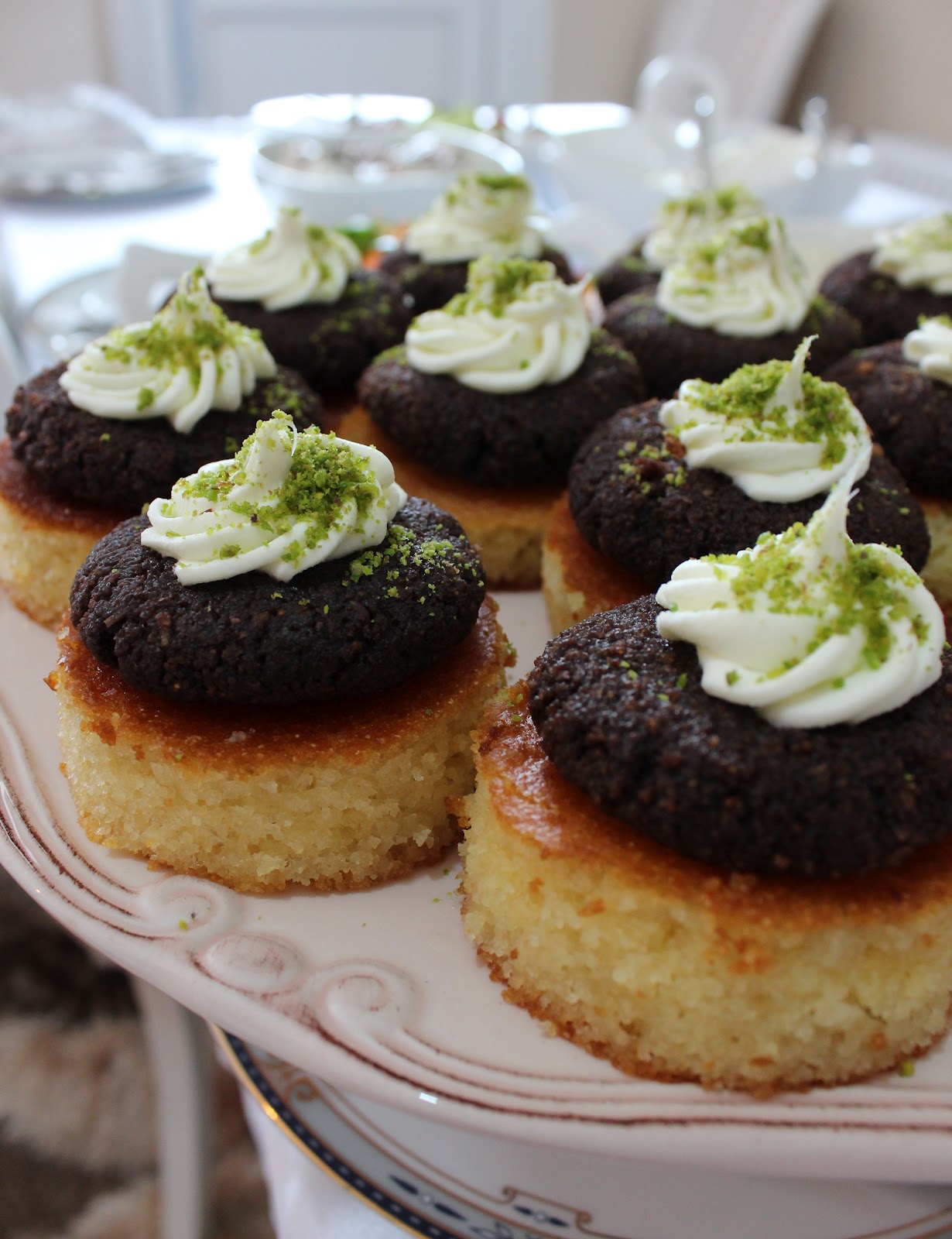 DAMLA ÇİKOLATA Gökkuşağı Tatlısı &amp; İki Renkli Tatlı