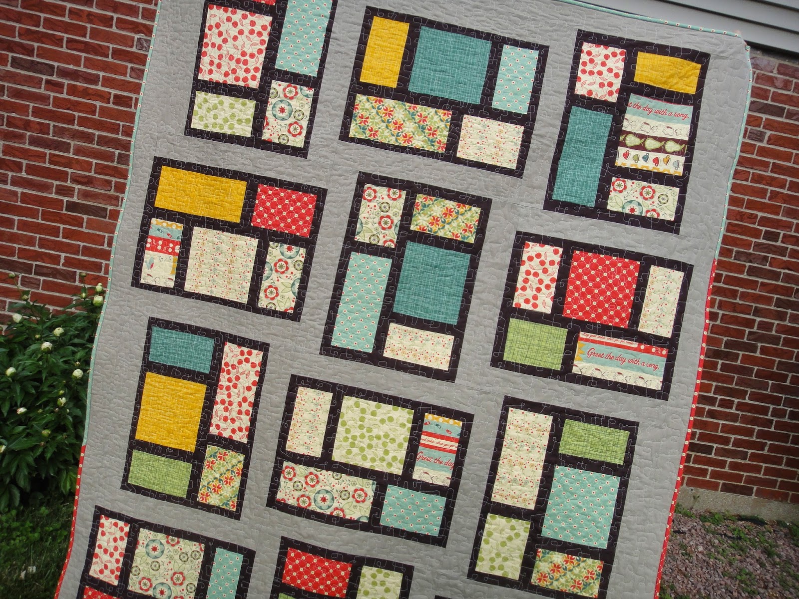 A Blue Sky Kind of Life: Kitchen Windows Quilt: A finish!