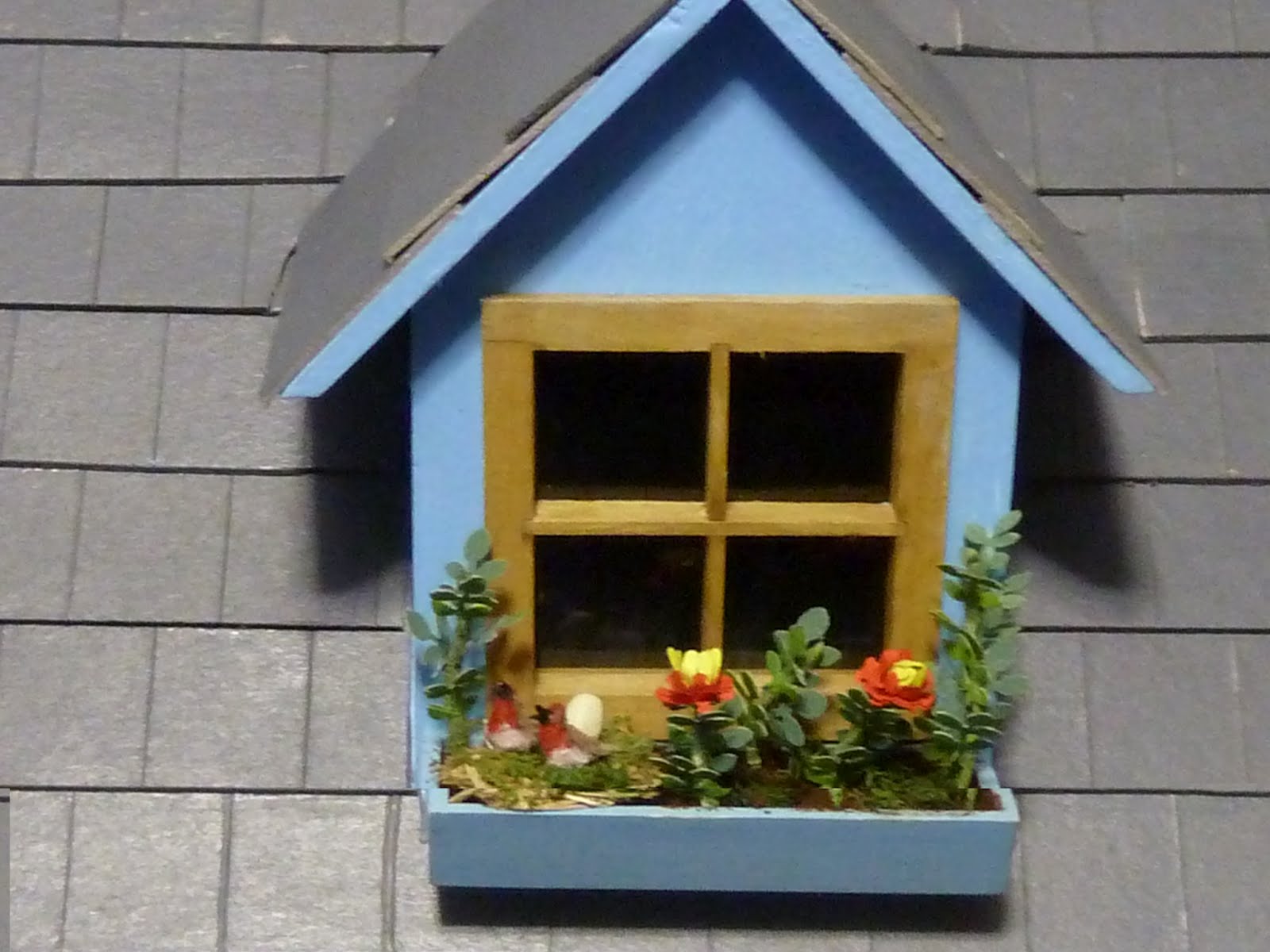 Mis Minis: Jardineras en las ventanas de las buhardillas