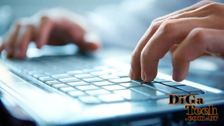 Tecnologia da Informação II Notebook sendo utilizado