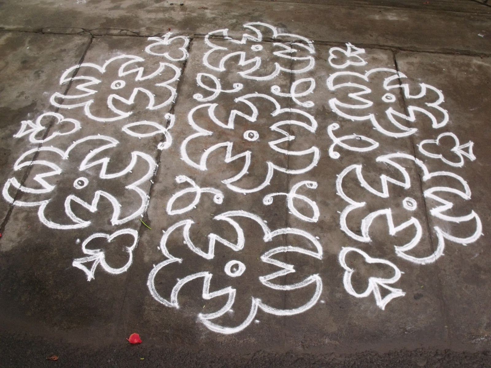 Rangoli designs/Kolam 2111 pulli kolam interlaced dots