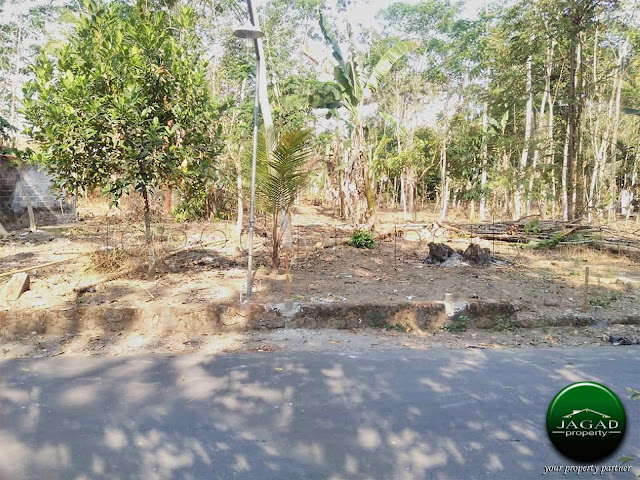 Tanah Timur Pasar Gentan jalan Kaliurang Km 10 Tanah Timur Pasar Gentan jalan Kaliurang Km 10
