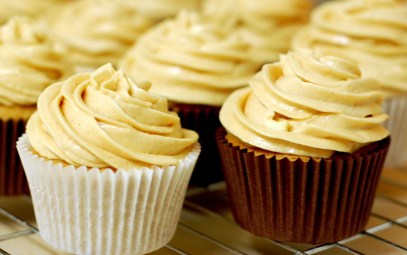 Cara Membuat Buttercream Lembut dan Anti Gagal