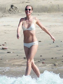 The pretty brunette, Gwyneth Paltrow, 43, has decided to spent quality time with boyfriend, Brad Falchuk, 44, at the shoreline in Mexico on Friday, January 15, 2016 in a white string bikini.